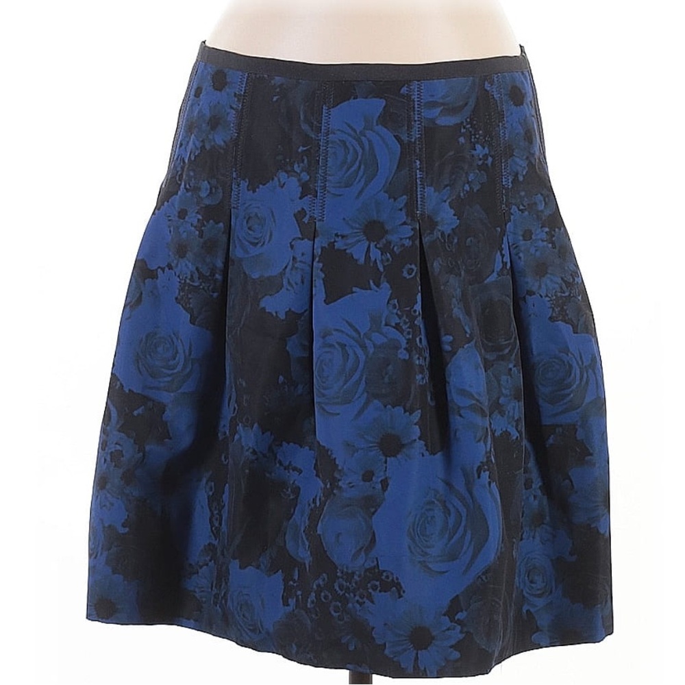 GAP Floral Blue and Black Skirt size 12. Fancy!